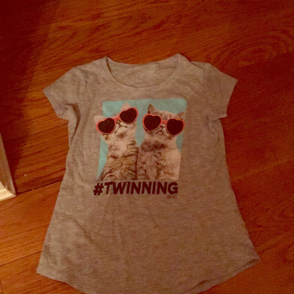 Cats twining tee-shirt (final sale pay shipping)